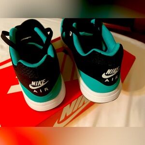 Nike Air Max 1 Ultra Essential